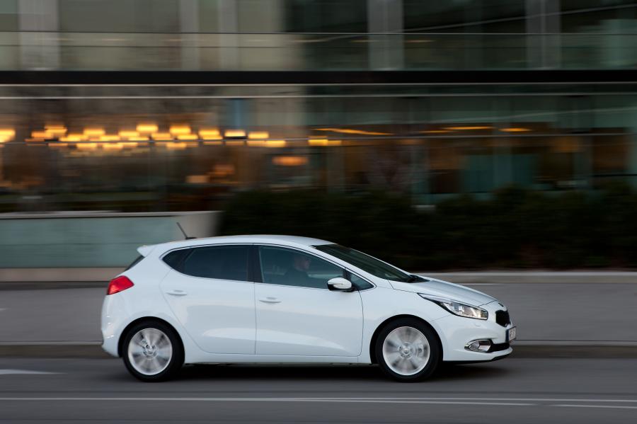  Kia cee&rsquo;d 2012 года  (фото 46 из 72)